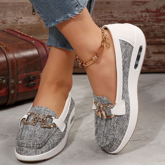 Damen Slip-On Sneaker mit modischem Metallakzent EB