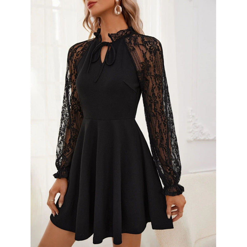 Damen Kleid mit Spitzenärmeln und Taillenschnitt EB