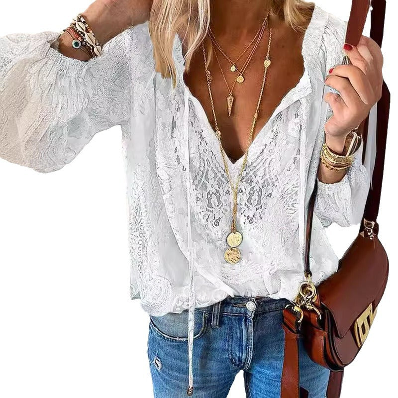 Damen Elegante und feminine Bluse mit V-Ausschnitt und Spitzenakzenten EB
