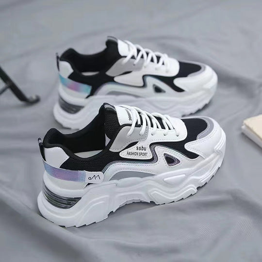 Damen Sportliche Sneakers mit dämpfendem Fußbett und reflektierenden Akzenten EB