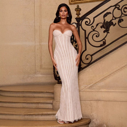 Damen Hochzeitskleid mit elegantem trägerlosen Design und luxuriösem Tüllabschluss EB