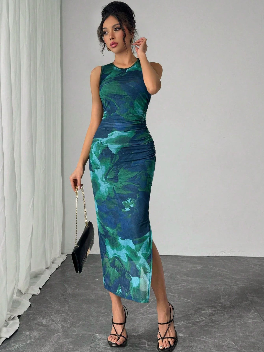 Damen Elegantes Maxikleid mit floralem Raffen EB