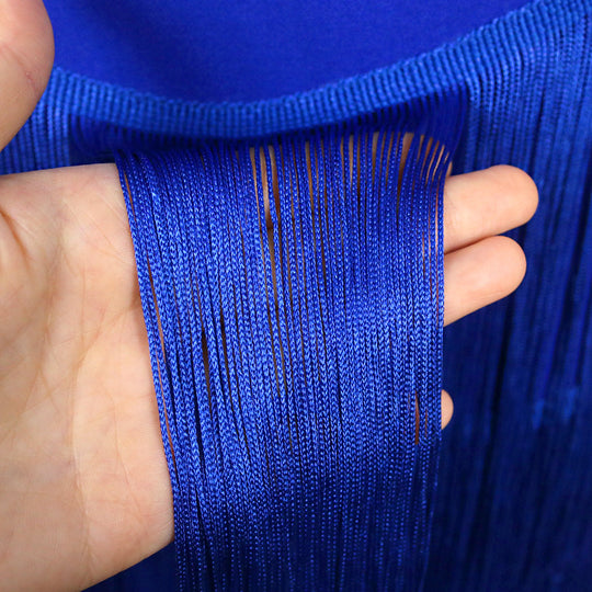 Damen glamouröses Abendkleid mit schulterfreien Rüschen und Fransen EB