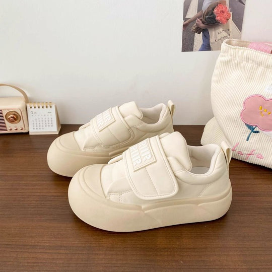 Damen Sneaker mit verstellbarem Klettverschluss und innovativem Sohlenprofil EB