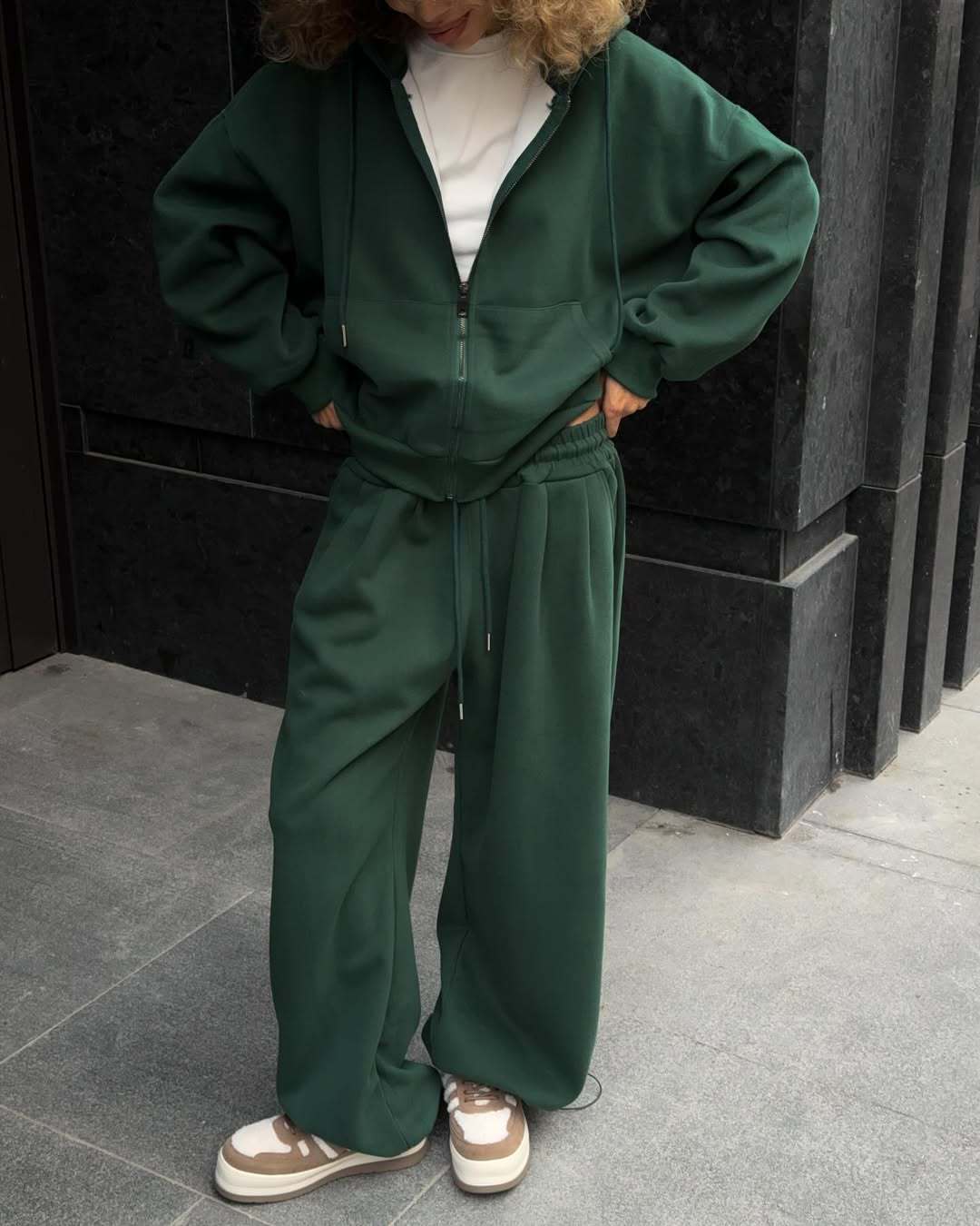 Damen nan weites Lounge-Set mit Zip-Hoodie, Kängurutasche und extraweiter Highwaist-Jogginghose EB