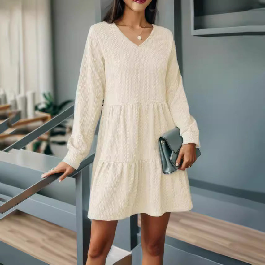 Damen Strickkleid mit V-Ausschnitt und voluminösem Rock EB