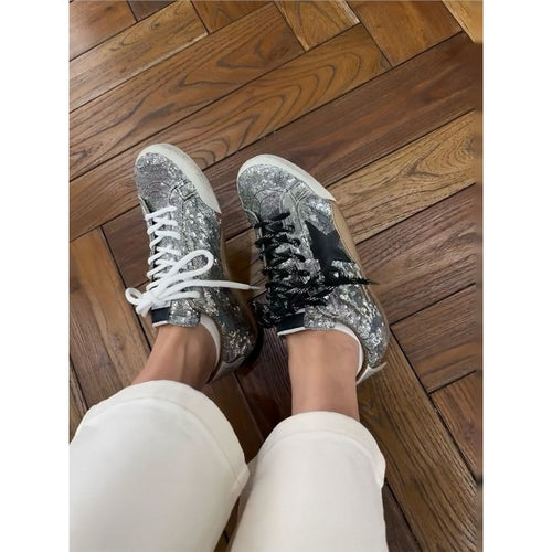 Damen Sneakers mit glitzerndem Design und kontrastierenden Schnürsenkeln EB