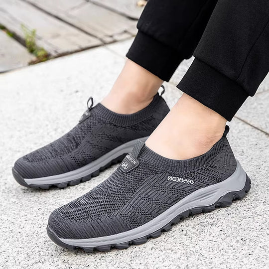 Damen Relaxed Slip-On Sneakers mit atmungsaktivem Strickoberteil und rutschfester Sohle EB