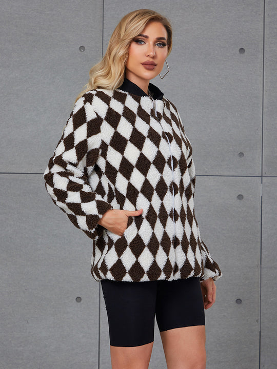 Damen Flauschige Steppjacke mit modernem Karomuster und praktischen Taschen EB