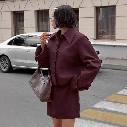 Damen Modische Kurzjacke mit schmalem Schnitt und eleganten Knopfdetails EB