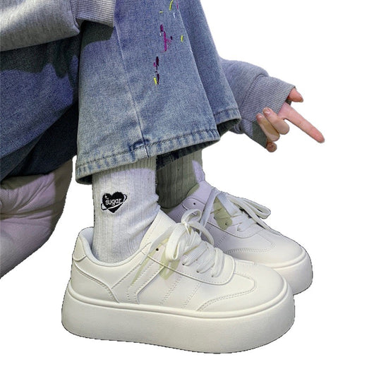 Damen Sportliche Plateausneaker mit modernem Design und rutschfester Sohle EB
