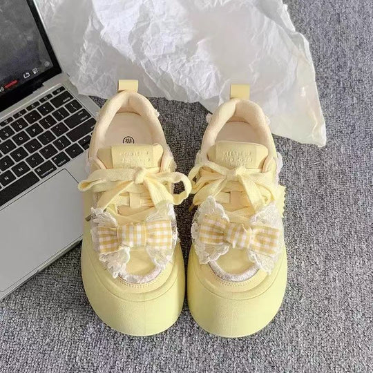 Damen Sneakers mit verspieltem Rüschendesign und hochwertigen Details EB