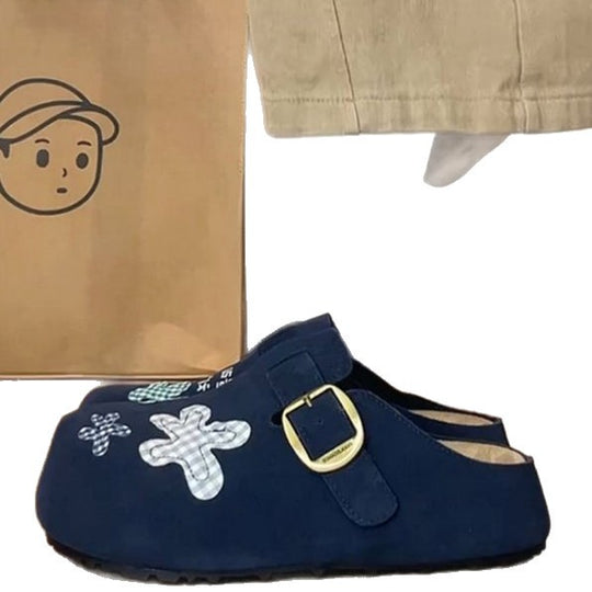 Damen Clogs mit stilvollem Schnallenverschluss und verspielten Applikationen EB