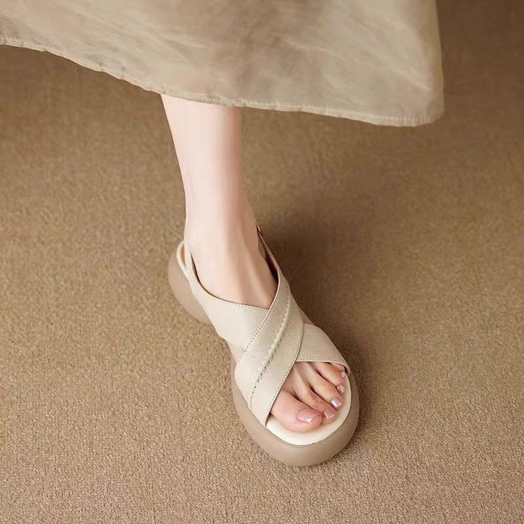 Damen Komfortable Plattform-Sandalen mit verstellbaren Riemen und anatomisch geformtem Fußbett EB