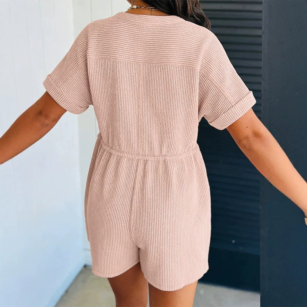 Damen lässiger Kurzoverall aus weichem Waffelmaterial mit Knopfdetails und praktischem Taschen EB