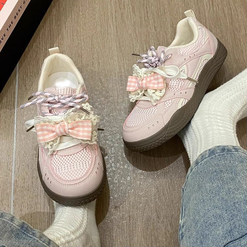 Damen Sneakers mit verspielt floralem Design und innovativer Schnürung EB