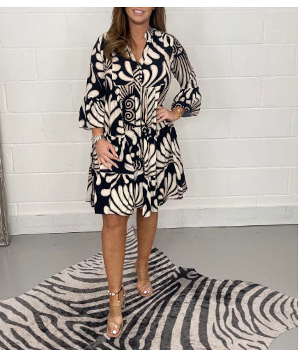 Damen Luftiges Midi-Kleid mit floralen Mustern und durchgehendem Knopfverschluss EB