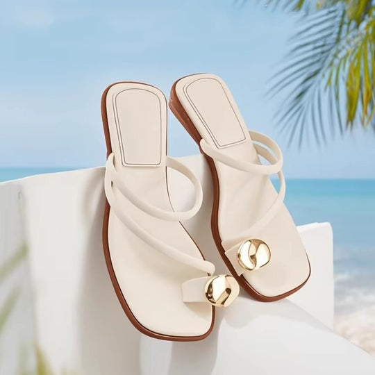 Damen Elegante Zehensteg-Sandalen mit geschmeidigem Riemendesign und luxuriösem Akzent EB
