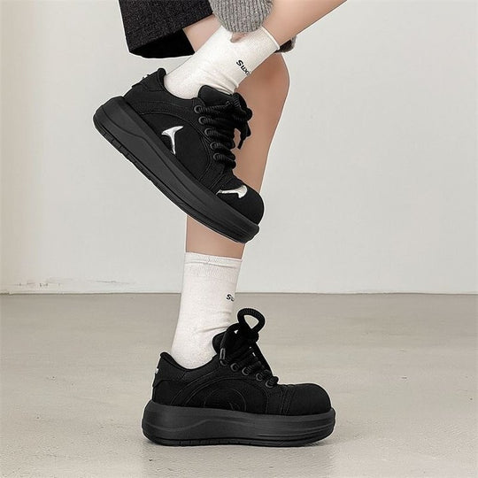 Damen Modische Sneakers mit dicker Sohle und dekorativen Applikationen EB