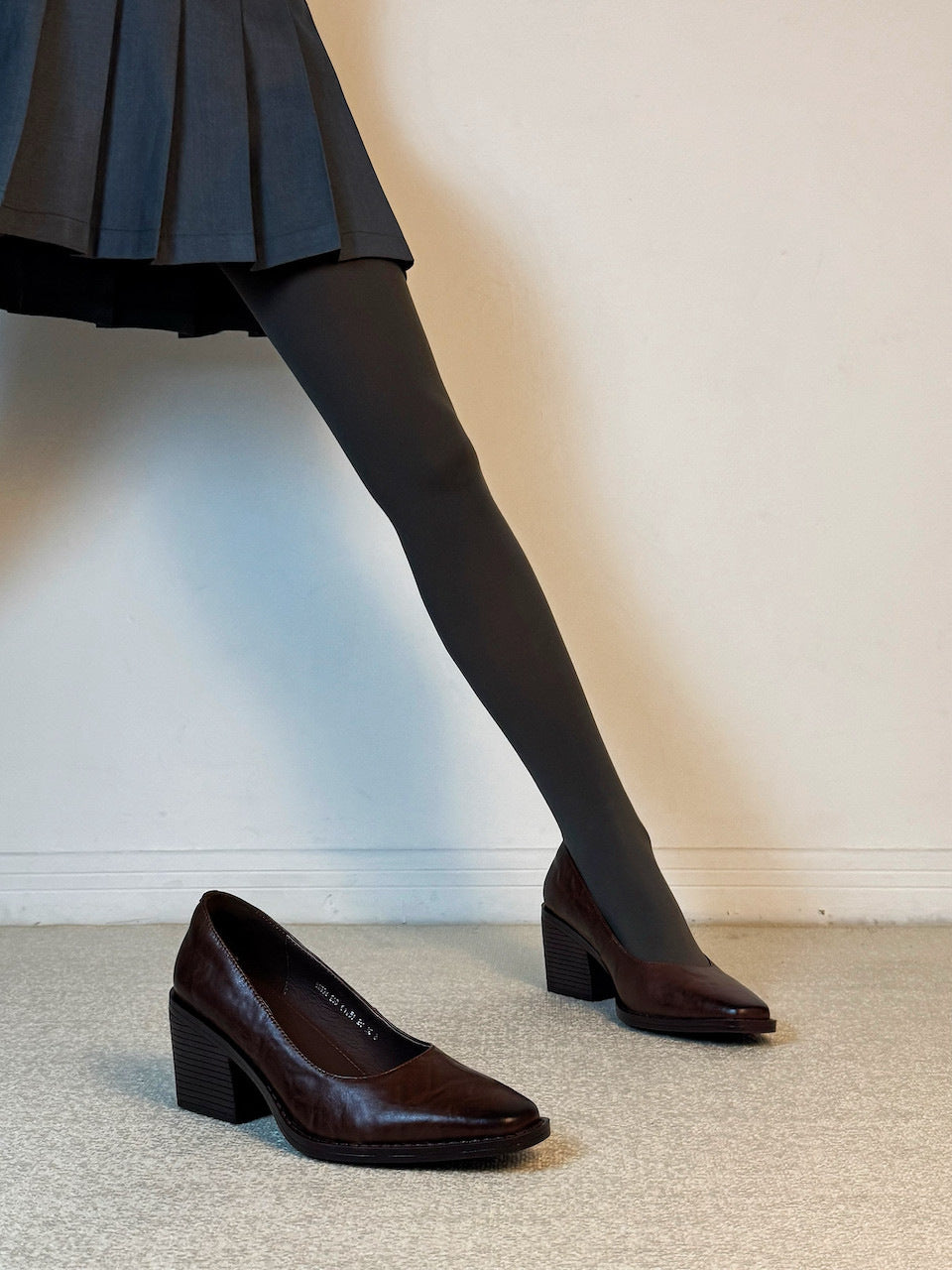 Damen elegante Pumps mit komfortablem Blockabsatz EB