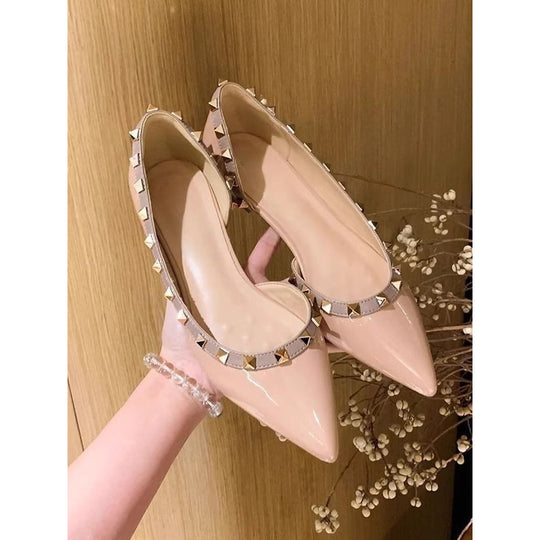 Damen spitze Pumps mit dekorativen Nieten EB