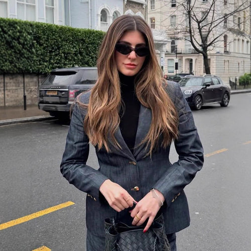 Damen taillierter Jeansblazer mit goldenen Knöpfen und praktischen Taschen EB