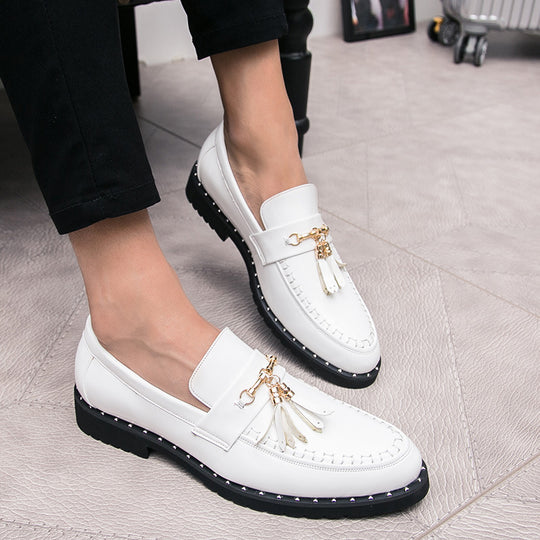 Damen Elegante Mokassins mit goldenen Anhängern EB