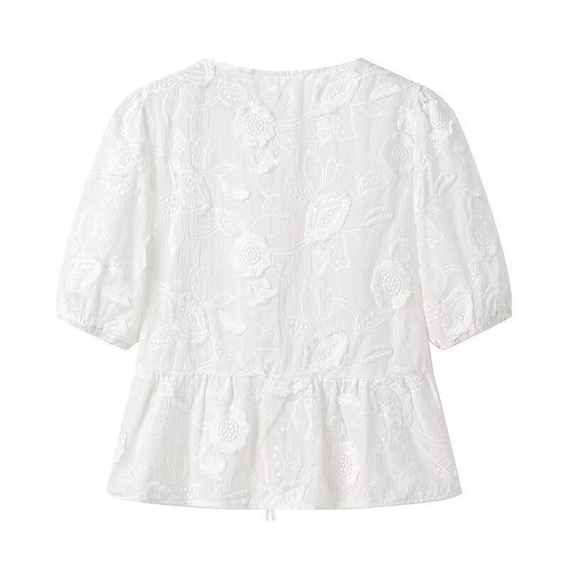 Damen Bluse mit floralem Stickmuster und romantischen Rüschendetails EB