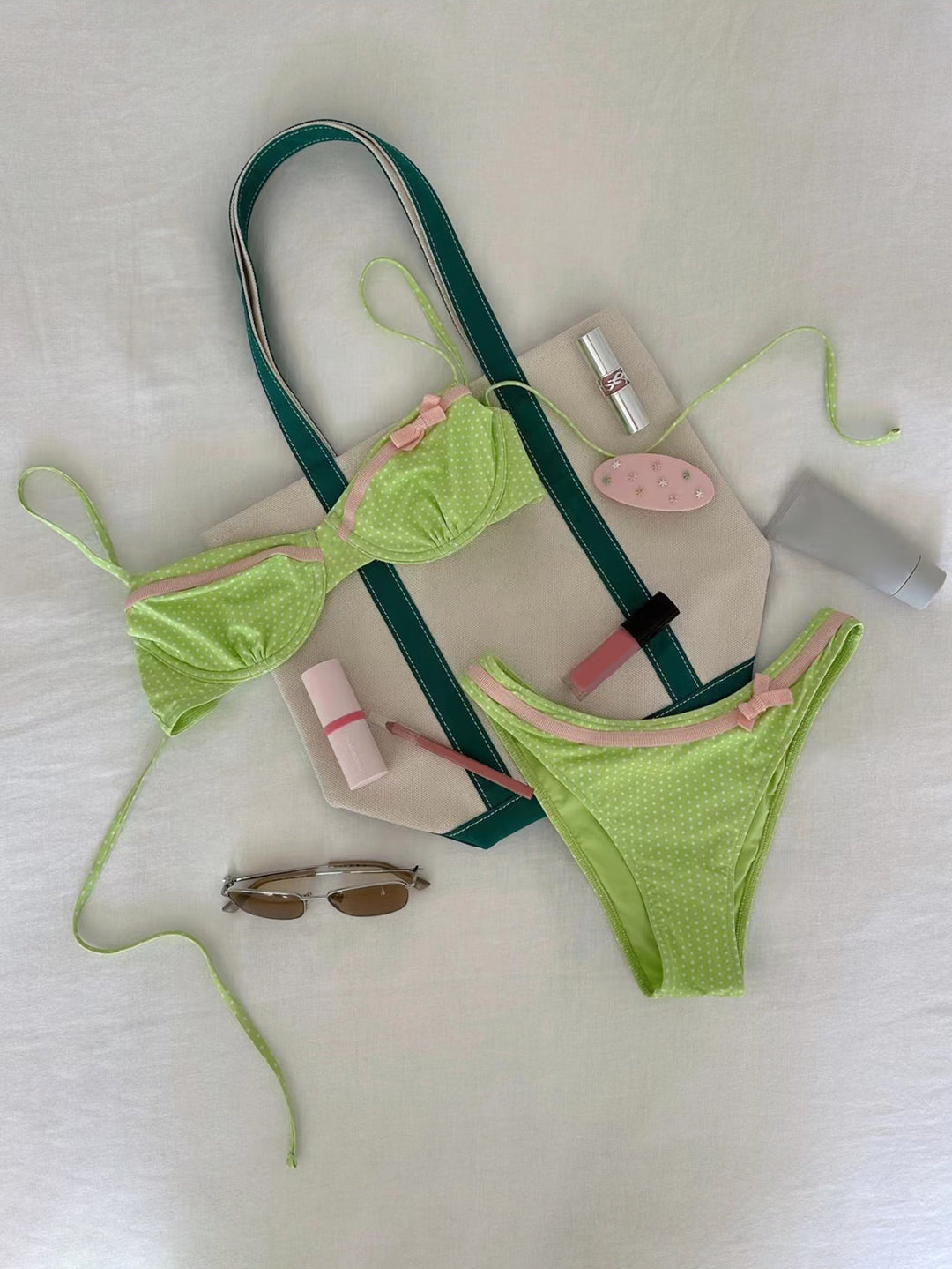 Damen gepunkteter Bikini mit verspieltem Design EB