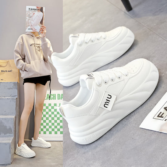 Damen Lifestyle Sneakers mit dicker, flexibler Sohle und sportlichem Design EB