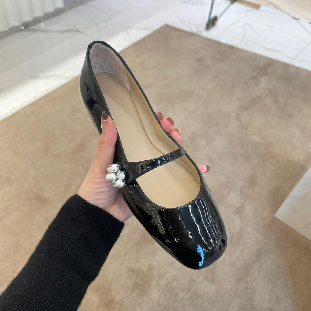 Damen Ballerina-Schuhe mit elegantem Riemendesign und dekorativem Strass-Detail EB