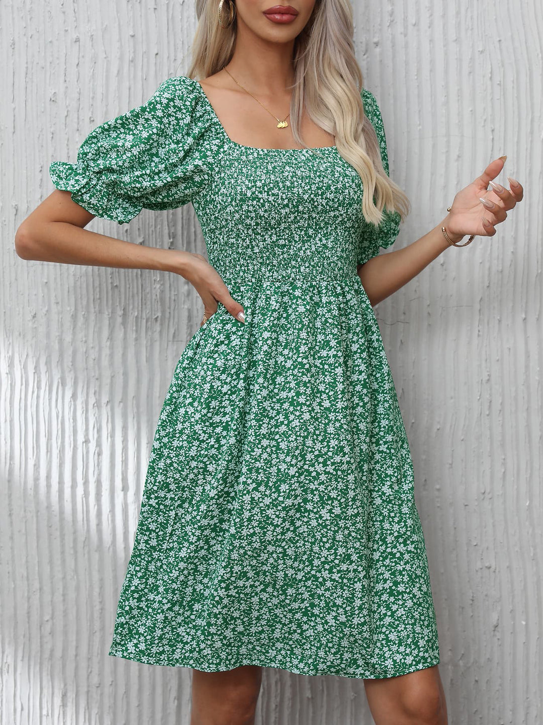 Damen Blumenkleid mit Puffärmeln und Gummizug EB