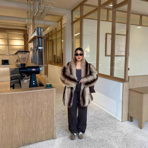 Damen luxuriöser Kunstfellmantel mit breitem Kragen und eleganten Details EB