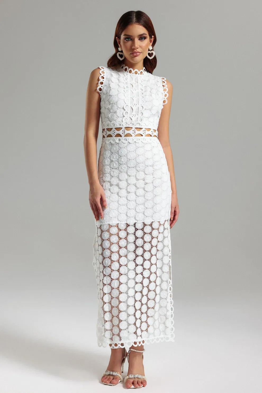 Damen Elegantes Spitzen-Maxikleid mit transparenten Einsätzen und dekorativen Rüschendetails EB