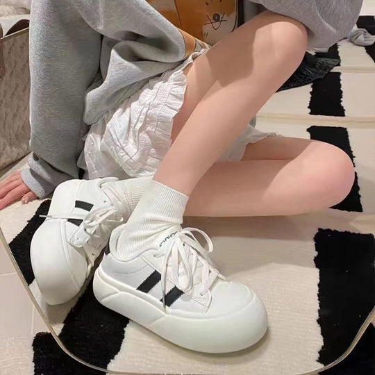 Damen modische Plattform Sneakers mit einzigartigem Schnürsystem EB