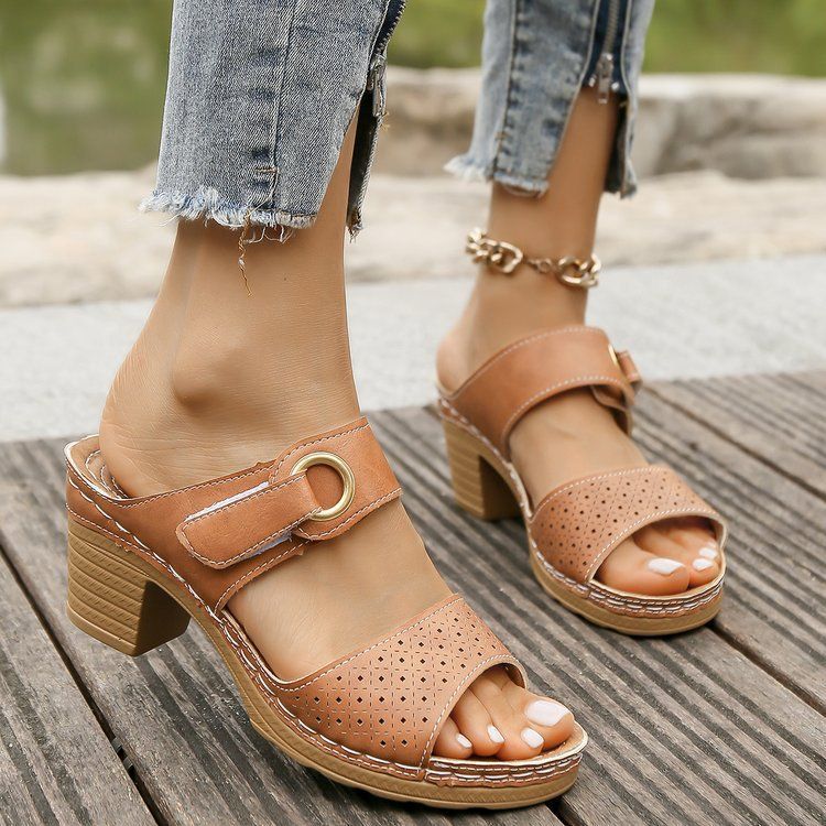 Damen modische Blockabsatz-Sandalen mit dekorativem Riemendesign EB