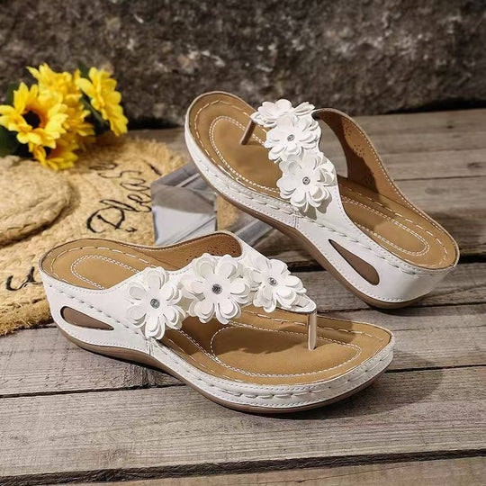 Damen Wedge-Sandaletten mit floralem Dekor und ergonomischem Fußbett EB