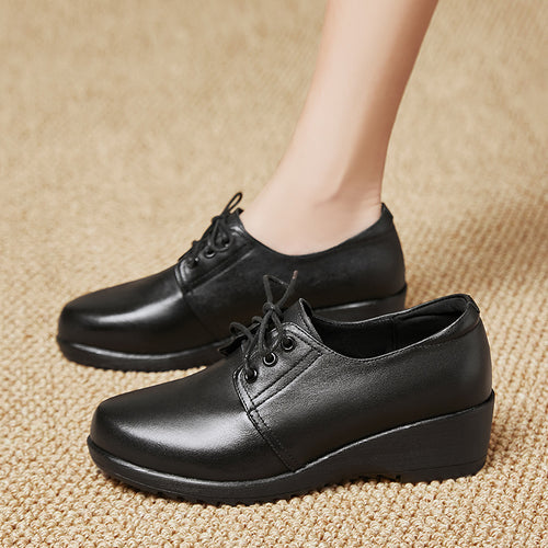 Damen Schnürschuhe mit robustem Blockabsatz und eleganter Oberflächenstruktur EB