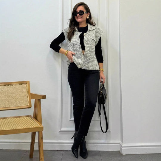 Damen ärmellose Jacke mit strukturiertem Stoff und praktischen Knopfdetails EB