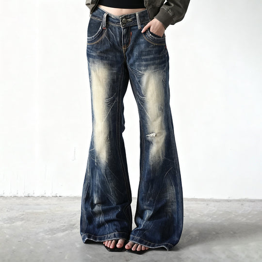 Damen Flared Jeans mit modischem Used-Look EB