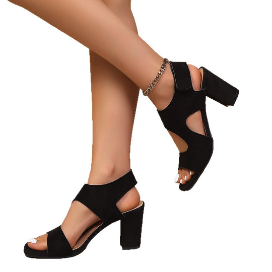 Damen Elegante offene Sandalen mit modischem Cut-out Design und komfortablem Blockabsatz EB