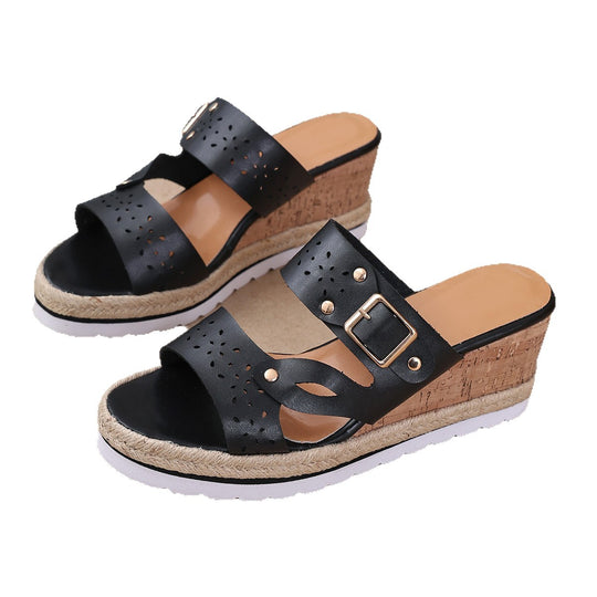 Damen Wedge-Pantoletten mit modischen Schnallen und floralem Cut-Out-Design EB