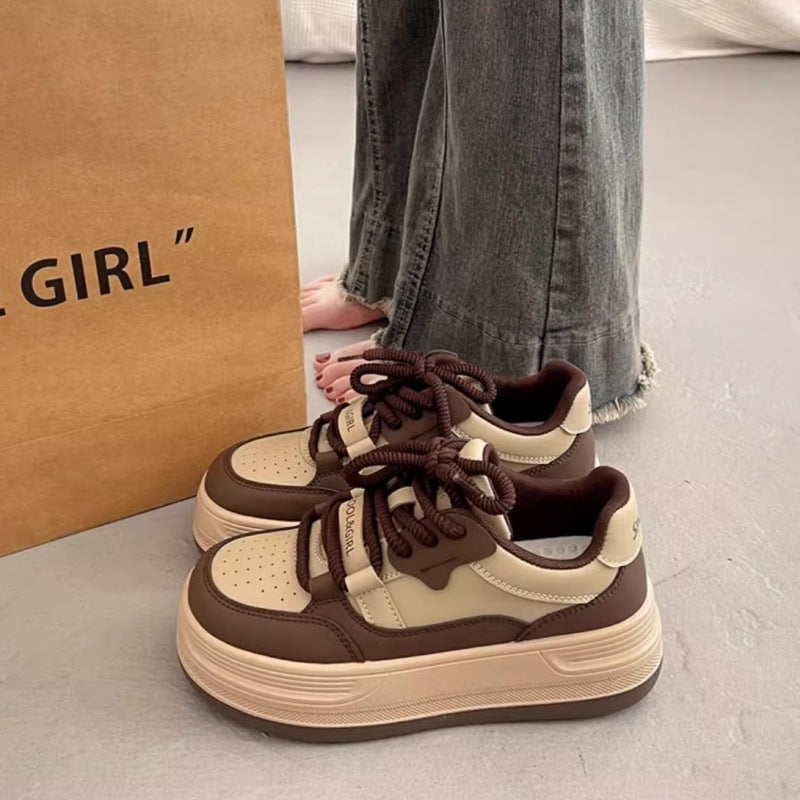 Damen Sportliche Plateau-Sneaker mit elastischen Schnürsenkeln und dämpfender Sohle EB