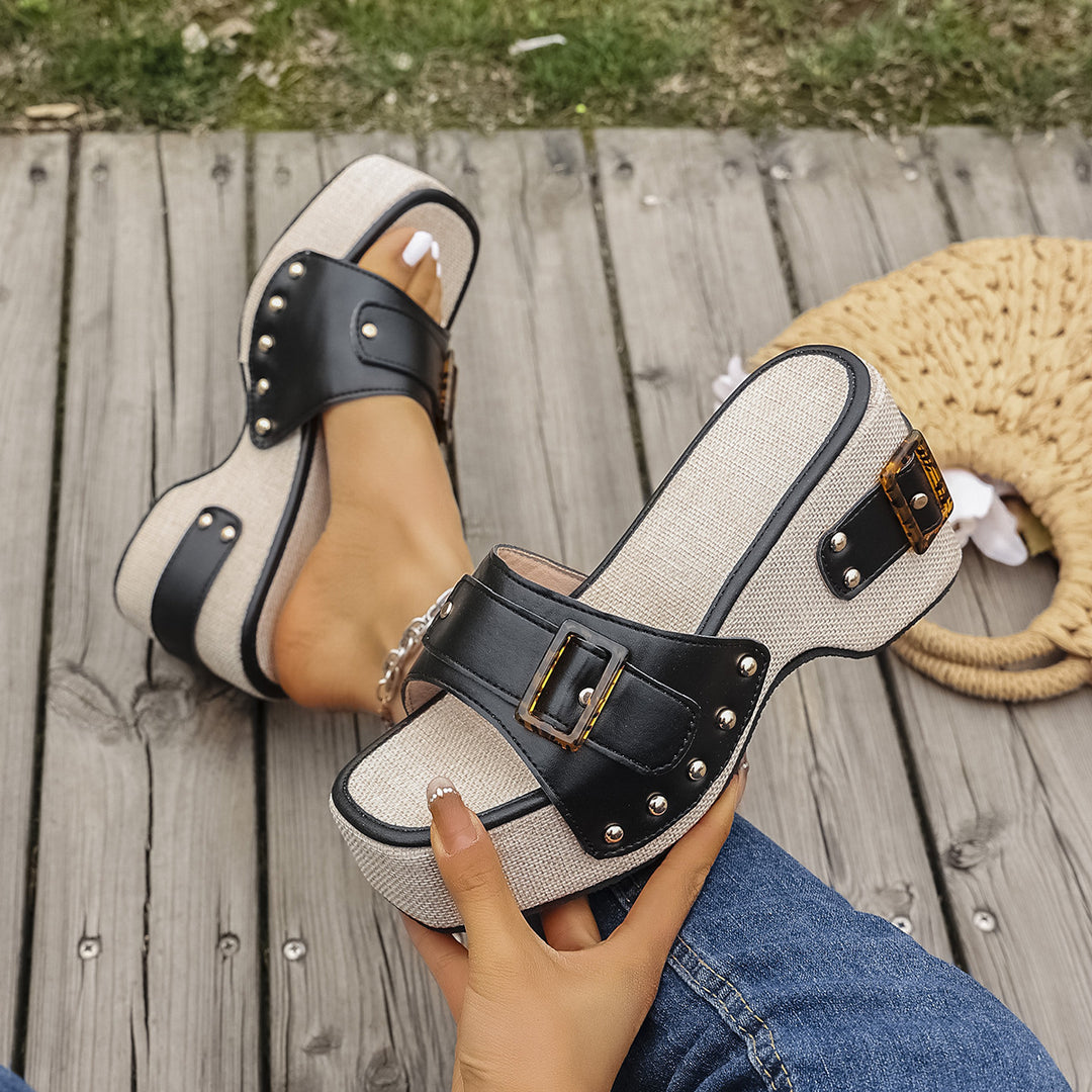 Damen Wedge-Sandalen mit dekorativem Schnallenverschluss und komfortablem Fußbett EB