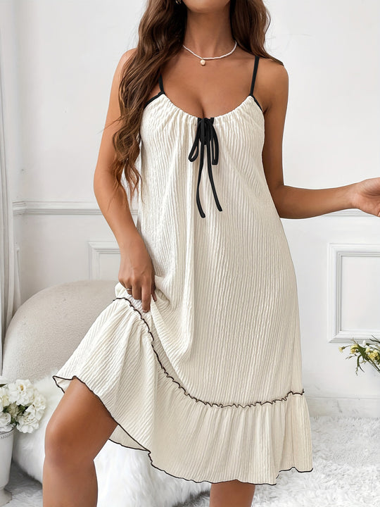 Frauen Verstellbares Spaghettiträger Rüschkleid EB