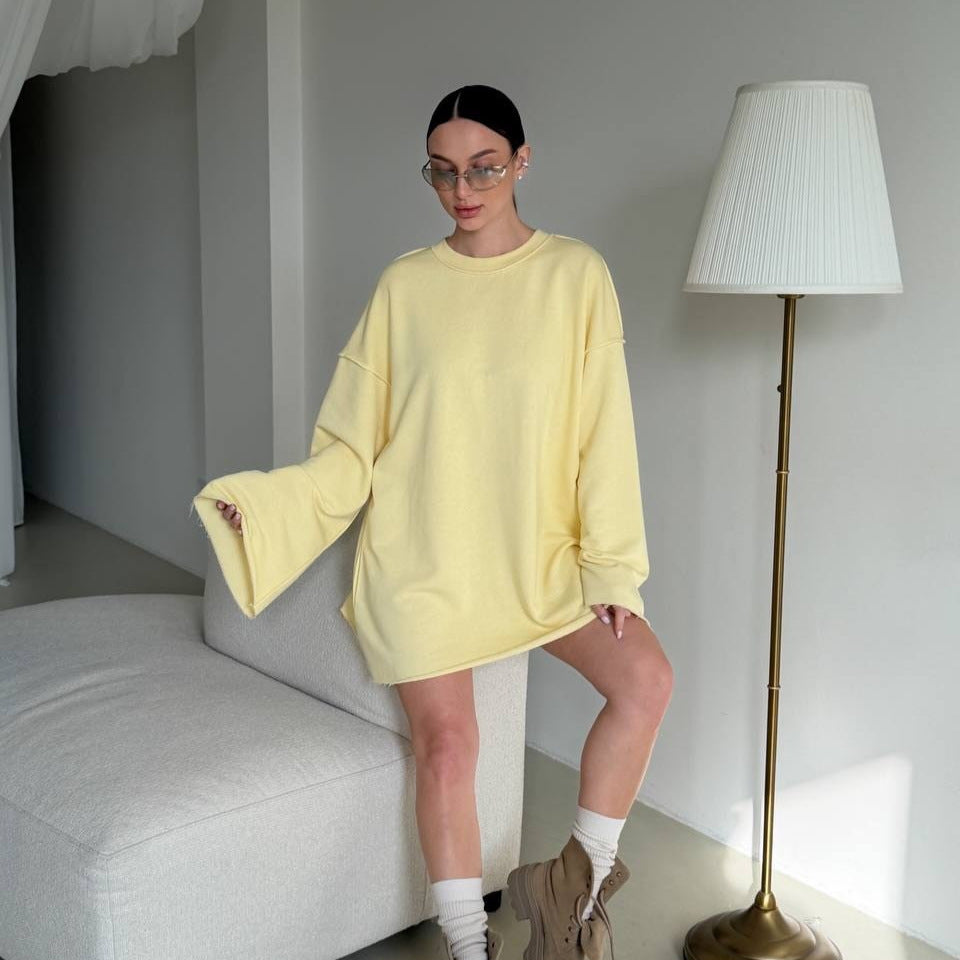 Damen oversized Sweatshirt-Kleid mit ausgefranstem Saum und weiten Glockenärmeln Eichborn Berlin