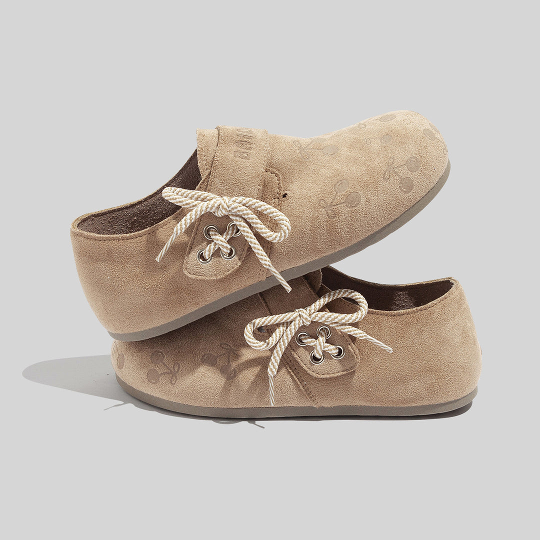 Damen Stilvolle Slipper mit dekorativem Schnürsystem und weichem Obermaterial EB