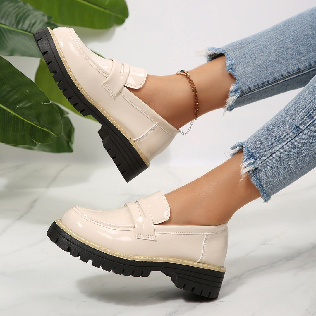 Damen Modische und komfortable Lackleder-Loafers mit robustem Profil EB