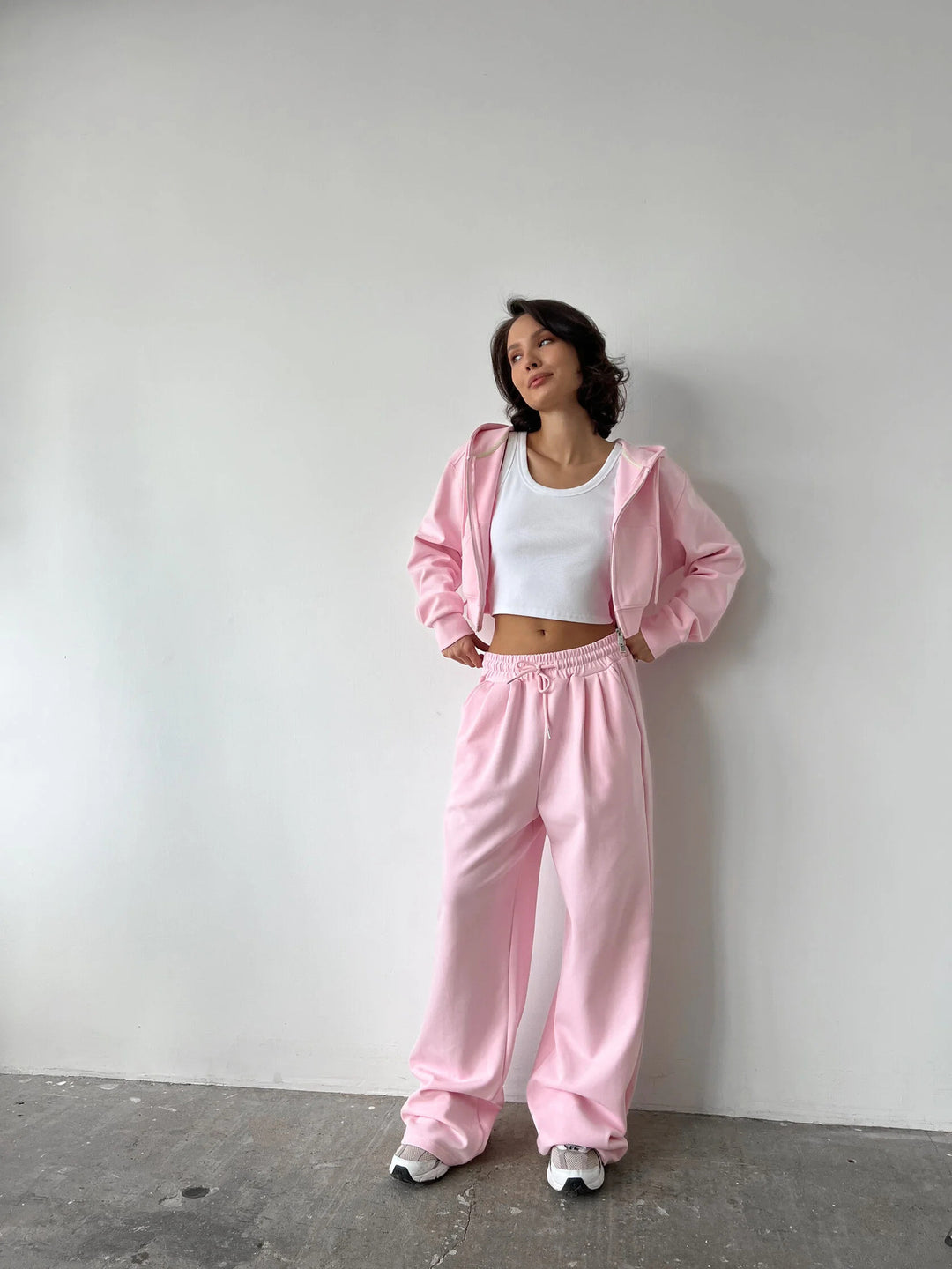 Damen kurzes Zip-Kapuzenjacken- und High-Waist Wide-Leg Jogginghose Set aus weichem French Terry EB