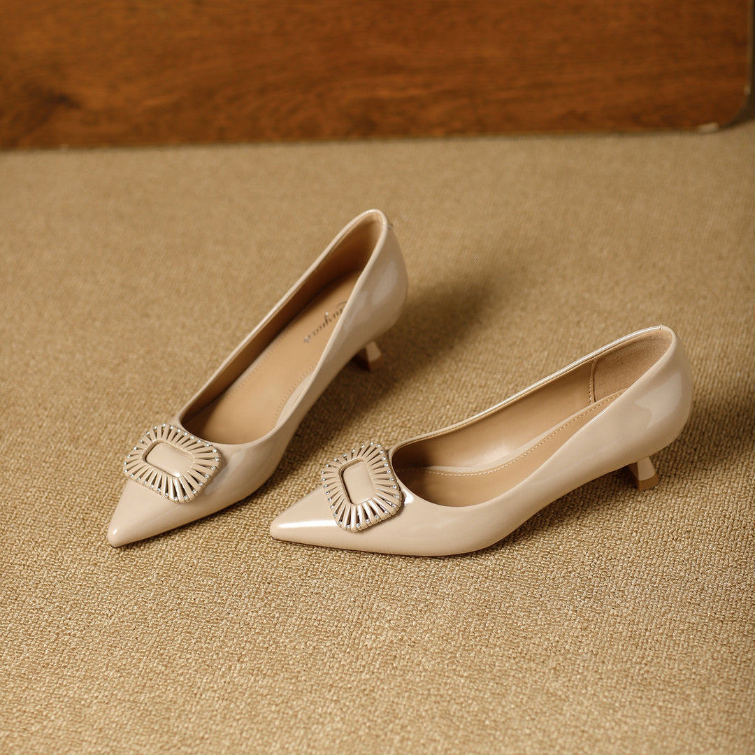 Damen elegante spitze Pumps mit modischem Schmuckdetail EB